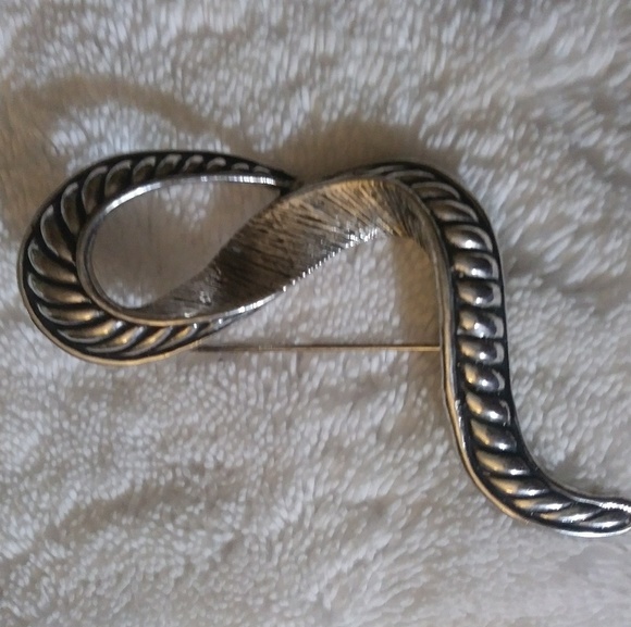 Vintage Silver Plated Brooch🌷 - Picture 2 of 5